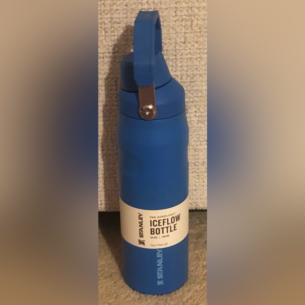 Stanley Arrow Light IceFlow Water Bottle- Azure Blue 24oz